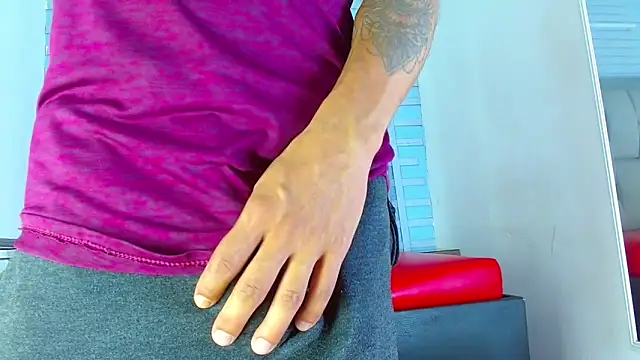 Hot Latino x online show from 03/14/26, 12:43