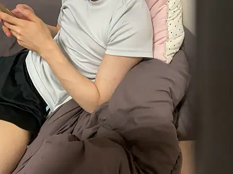   kim online show from 04/24/26, 03:14