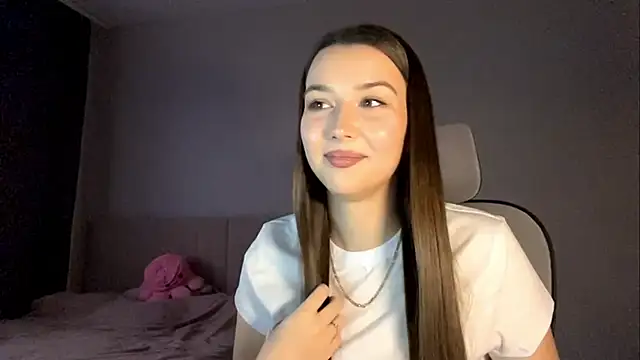 Annie SmiIe online show from 11/24/25, 10:15