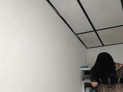 kira-stormm online show from 02/19/26, 09:33