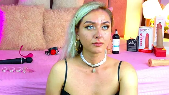 Lunitaa Diva online show from 02/10/26, 03:49