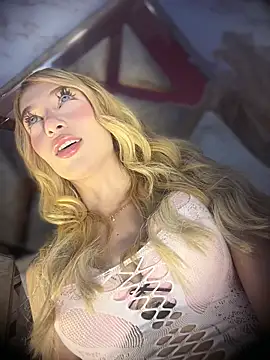 valeryfox   online show from 03/28/26, 11:59