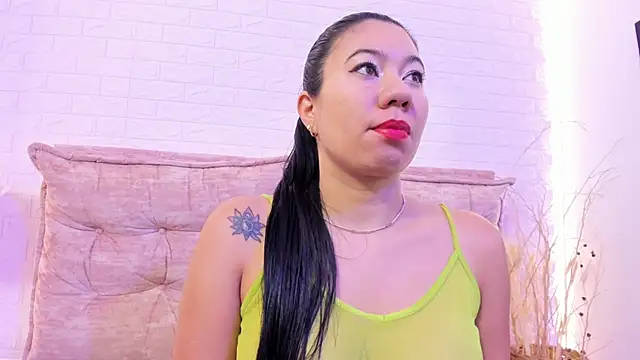 lunaa hart online show from 04/30/26, 03:46