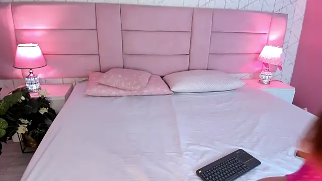 VictoriaLasse online show from 04/15/26, 01:51