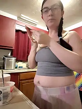 LaylaLucis online show from 04/14/26, 01:33