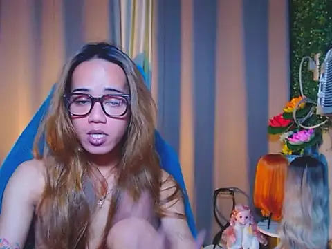 imadriana12 online show from 12/21/25, 05:42