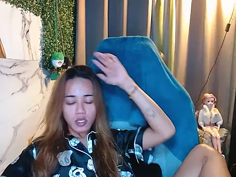 imadriana12 online show from 01/13/26, 08:36