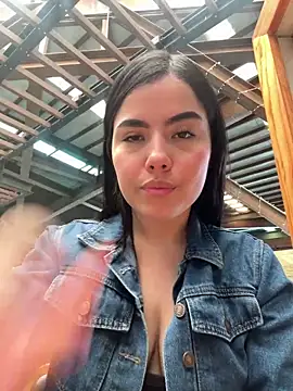 Marilyn Monrou online show from 12/18/25, 04:02