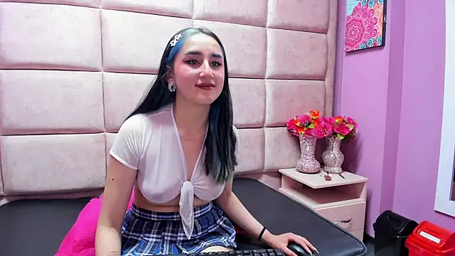 CharlotteStuart online show from 12/16/25, 03:44