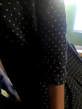 Laxmidevi000 online show from 04/19/26, 06:35