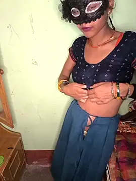Laxmidevi000 online show from 04/28/26, 05:40