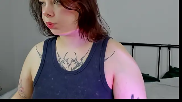 Snapshot of Vlada_vv chatting on 04/03/26, 05:27 Vlada vv online show from 04/03/26, 05:27