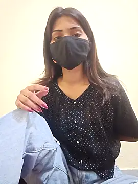 Lovely--girl online show from 04/13/26, 05:24