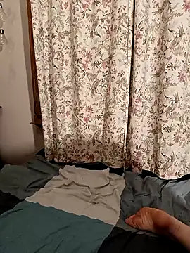 Susiee Redd online show from 12/17/25, 02:45