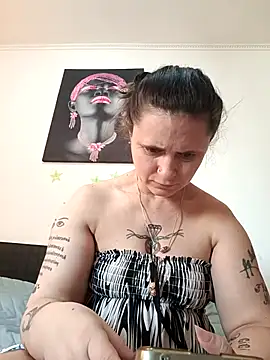 stropinela23 online show from 02/13/26, 11:28