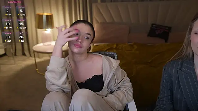 Charlotte Dreams online show from 02/04/26, 04:13