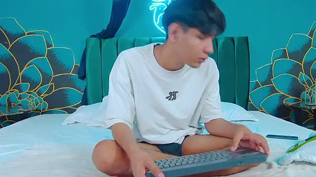 Liam Sinclair online show from 02/04/26, 02:01