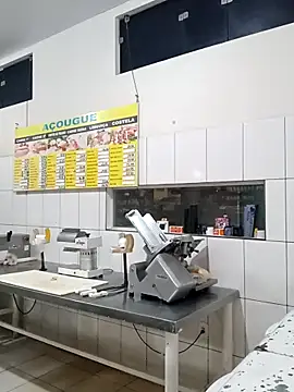 Snapshot of RobertoLuiz84 chatting on 12/18/25, 08:04 RobertoLuiz84 online show from 12/18/25, 08:04