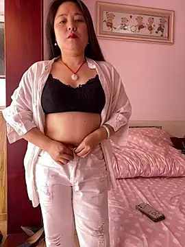 tianwei2567 online show from 04/17/26, 02:36