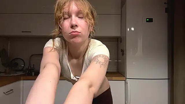 ElfriedaZwack online show from 04/08/26, 04:18