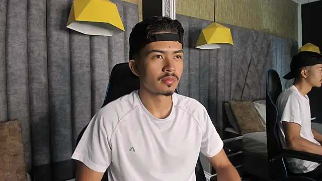 NicolaiKarav online show from 12/04/25, 11:41