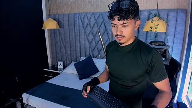 NicolaiKarav online show from 04/10/26, 12:10