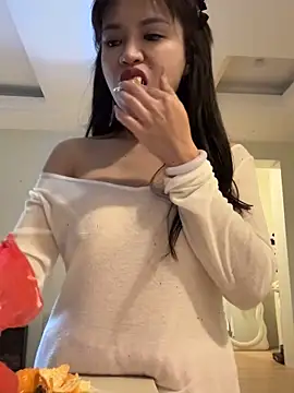 Snapshot of yuanbao_bao chatting on 11/27/25, 05:15 yuanbao bao online show from 11/27/25, 05:15