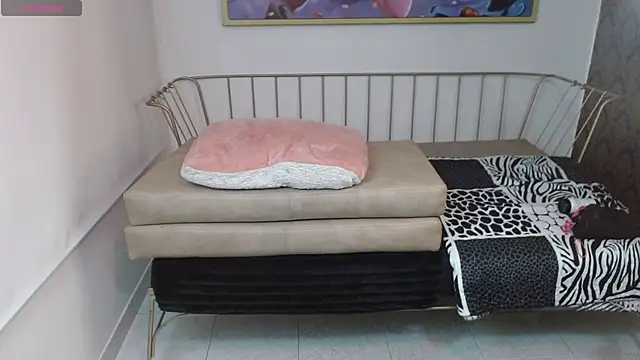 Roxanne vale online show from 02/28/26, 08:21