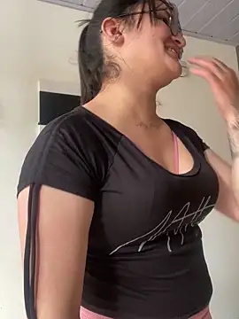 Snapshot of Samantha_VF chatting on 12/04/25, 08:06 Samantha VF online show from 12/04/25, 08:06