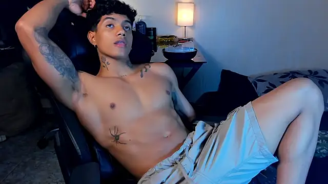 Snapshot of aress_damon chatting on 11/30/25, 07:07 aress damon online show from 11/30/25, 07:07