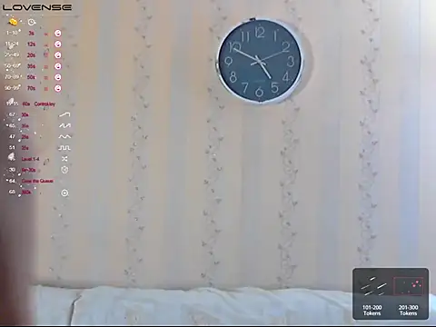 Snapshot of LustfulSarah chatting on 10/06/25, 01:52 LustfulSarah online show from 10/06/25, 01:52