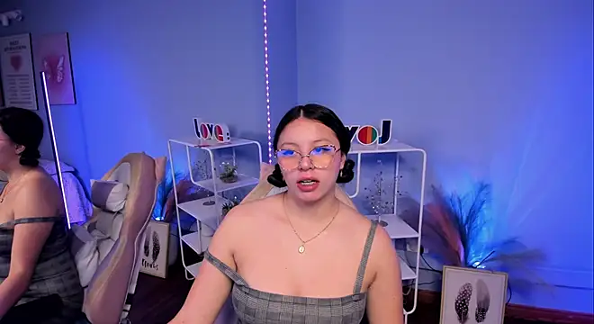 ValeryPalmer online show from 12/16/25, 11:59