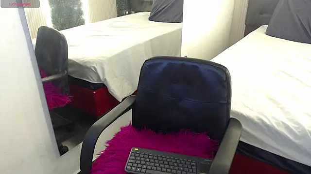 mia violet8 online show from 12/14/25, 01:55