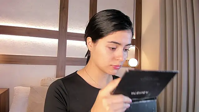 SarhaVega online show from 03/28/26, 12:49