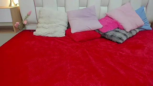 mask red girl online show from 03/27/26, 01:00