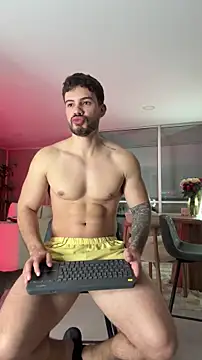 Valenthino Salvatore online show from 12/23/25, 03:48