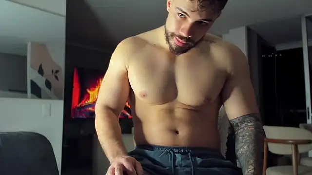 Valenthino Salvatore online show from 03/28/26, 03:39