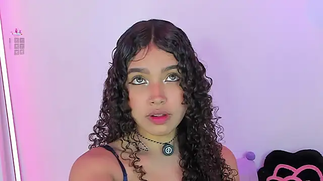 EloiseSweetxx online show from 04/01/26, 12:28