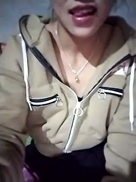 Snapshot of cobehihi chatting on 11/26/25, 02:07 cobehihi online show from 11/26/25, 02:07