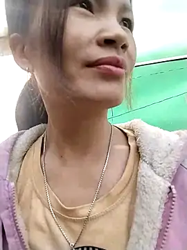 Snapshot of nangmo chatting on 11/23/25, 03:28 nangmo online show from 11/23/25, 03:28