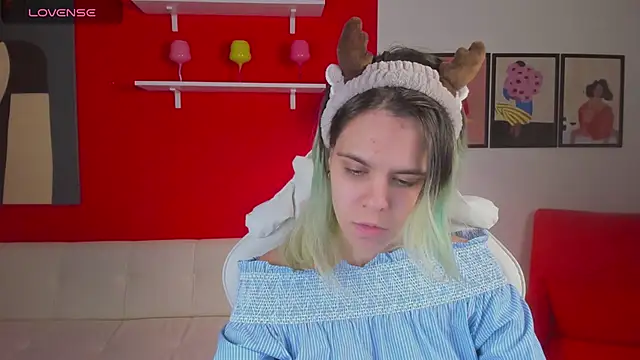 LiraBelle online show from 12/04/25, 03:16