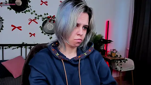 LiraBelle online show from 04/17/26, 03:09