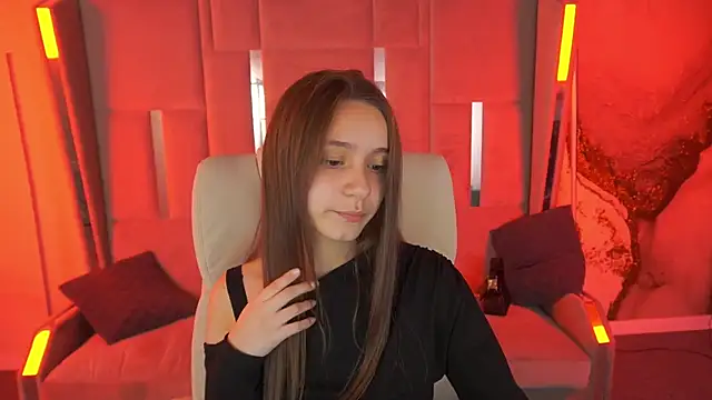 TinyNatalie online show from 11/25/25, 07:19