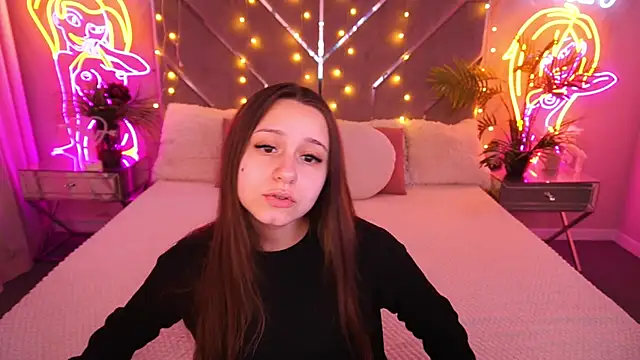 TinyNatalie online show from 03/18/26, 02:31