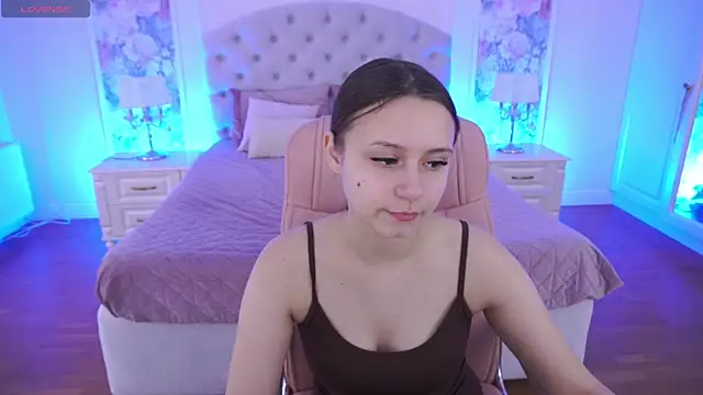 TinyNatalie online show from 03/20/26, 02:44