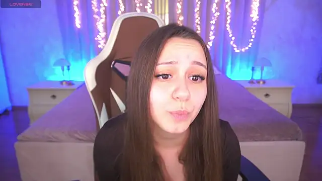 TinyNatalie online show from 03/30/26, 01:23