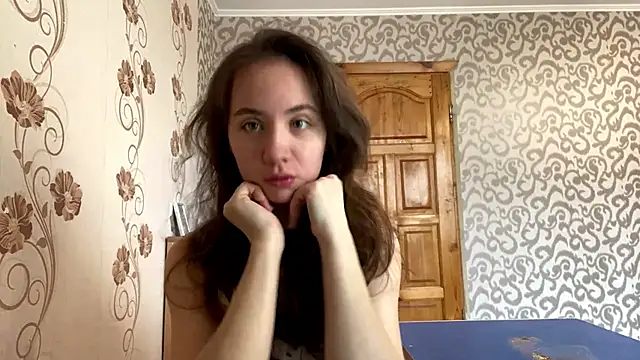 ChandaApplin online show from 12/15/25, 09:02