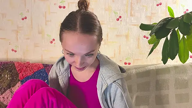 PaulaTisch online show from 12/02/25, 03:07