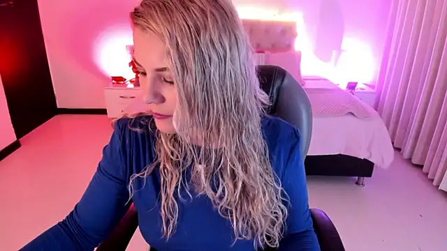 Violeta Hotter online show from 12/17/25, 11:05