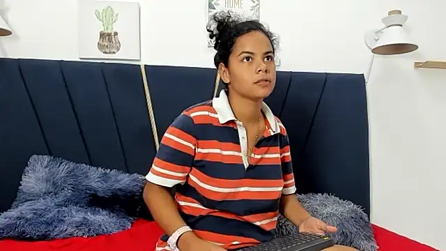 naomi x0 online show from 12/16/25, 03:06